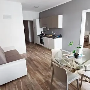 https://venice-mestre-apartaments.hotelinveneto.com
